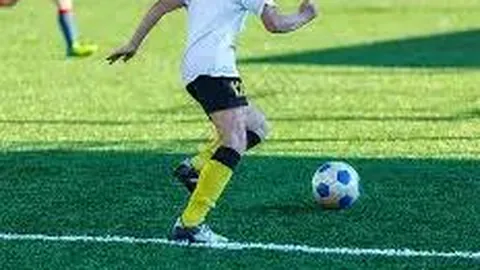 张外龙深情笔触寄语球迷：携手共筑重庆铜梁龙辉煌未来！